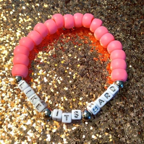 ✨B1G1 1/2 OFF✨ Elle Woods bracelet - Picture 1 of 2